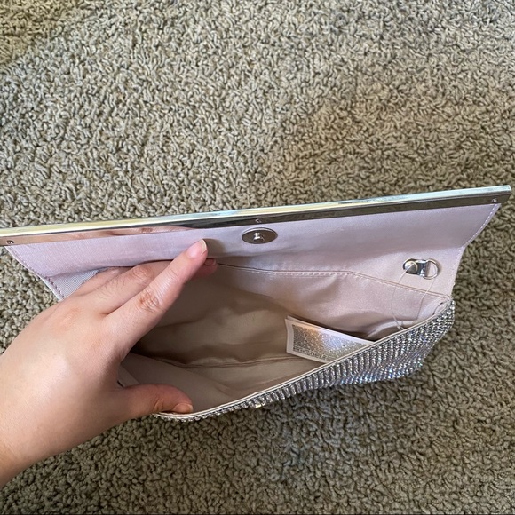 Crossbody clutch - Picture 6 of 10